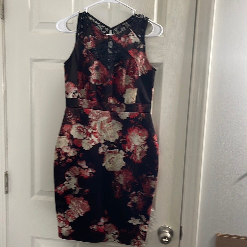 Venus Women's Hour glass shaped floral dress, Size S